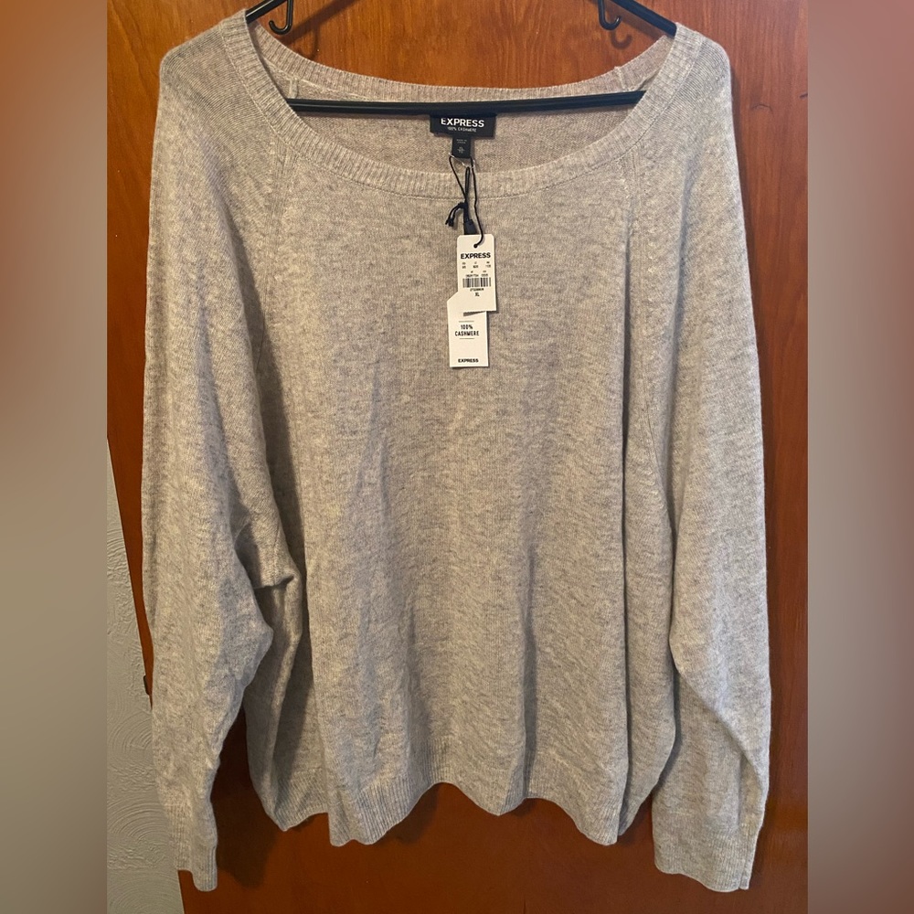 Express - Brand New with Tags Women’s Light Gray 100% Cashmere Sweater. XL